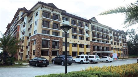 Filinvest turns over 633 units for social housing .
